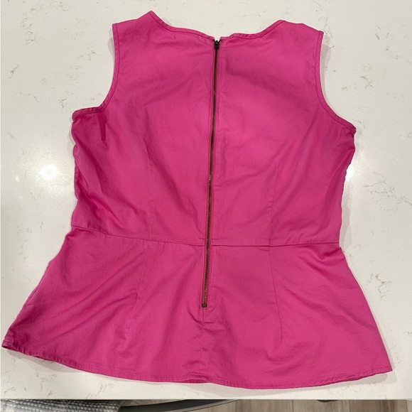 Banana Republic sleeveless blouse - Picture 2 of 3